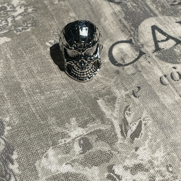 Silver Skull Ring - Picture 2 of 6